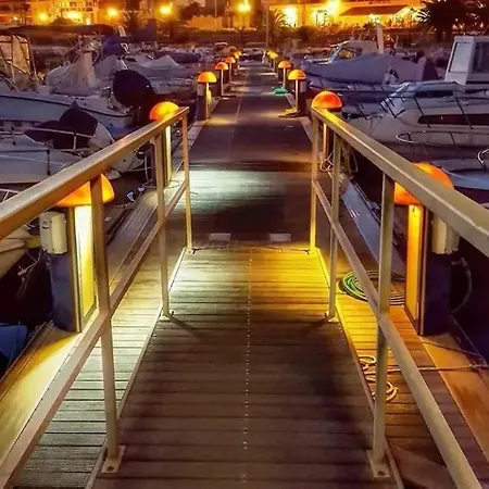 Couette-café Il Rifugio Del Lupo - E6721 Paringianu