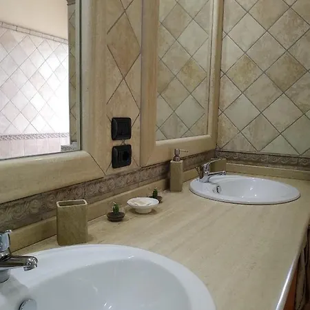 Bed & Breakfast Il Rifugio Del Lupo - E6721