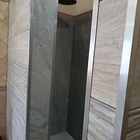 Bed & Breakfast Il Rifugio Del Lupo - E6721 3*